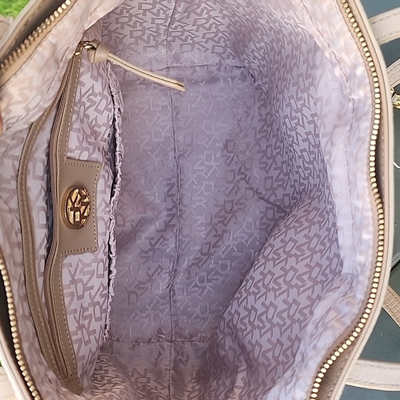 DKNY Croc Embossed Cream Leather Tote Bag with Tag - Picture 12 of 13